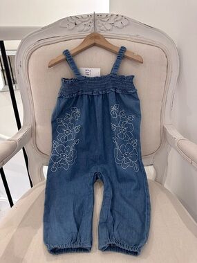 🤍 18~24 Mth Gap Baby Blue Denim Chambray Floral Embroidered Jumpsuit Romper NWT